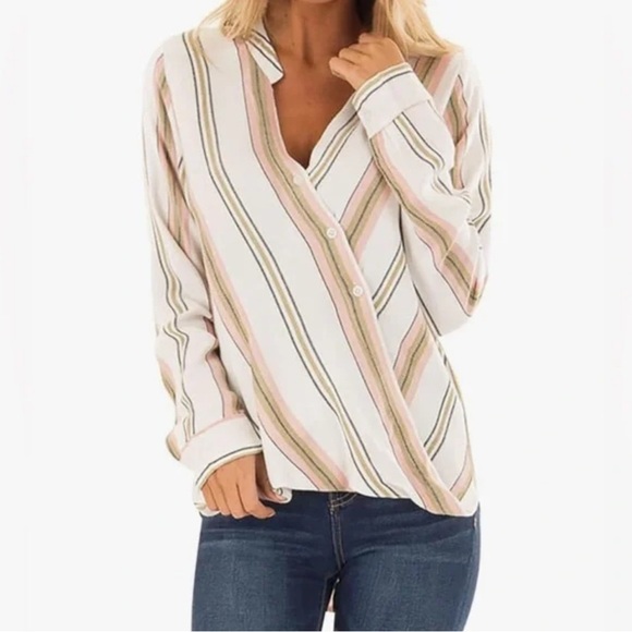 En Creme Tops - 🌹EN CRÈME V NECK RAYON STRIPED BLOUSE